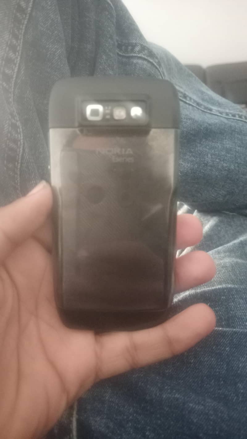 Nokia E71-1 1
