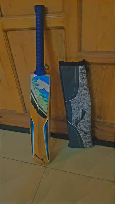 Puma (English WILLOW) bat