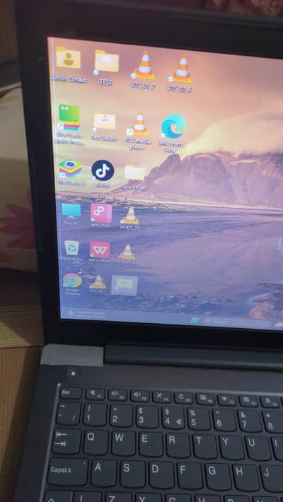 Lenovo V330