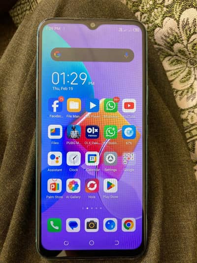 Tecno Spark 8C 4+3  128  mobile for sale with box