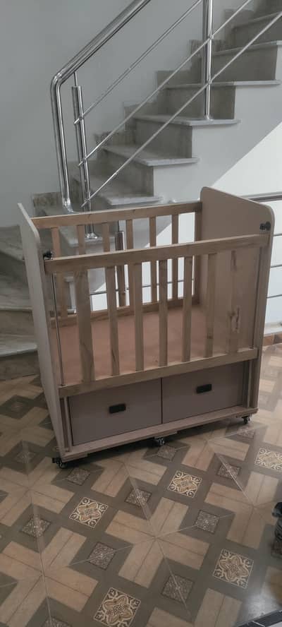 Baby crib for sale