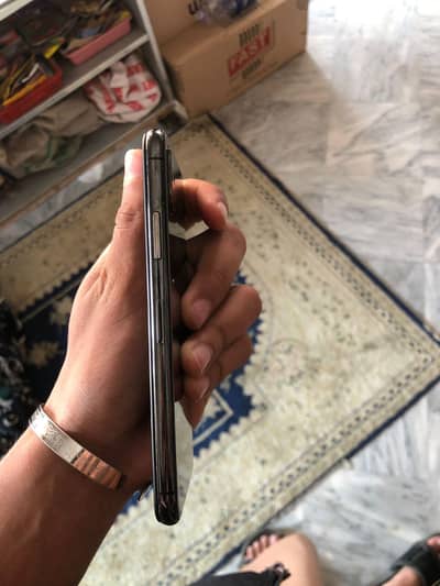 only battery change or face id off ha Baki full ok ha 64gb ha no pta h