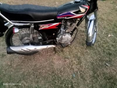 Honda 125for sell. punjab number ha. all dacomint porye ha