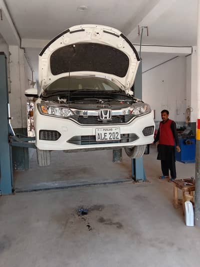 Fully functional Automobile workshop for Sale