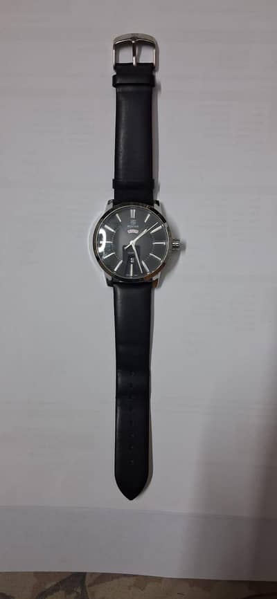 DENYAR MEN'S WRIST WATCH