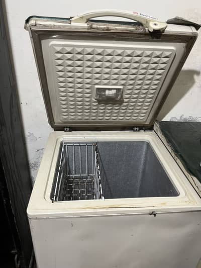 dawlance deep freezer