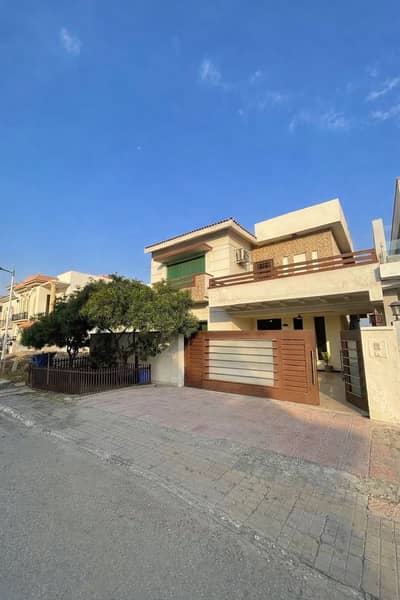 10 Marla Good Condition House For Sale At Very Reasonable Price