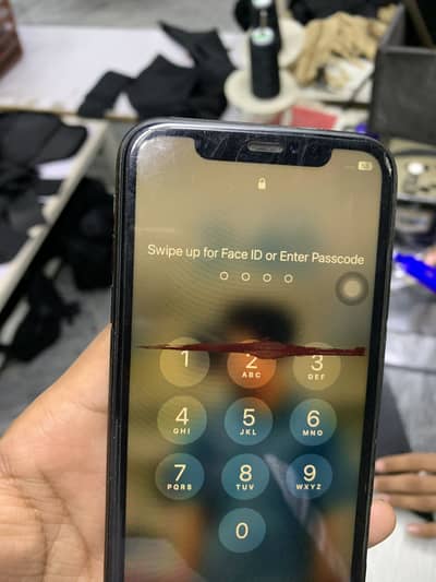 iPhone XR.  64 gb water pack  Jv