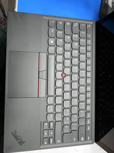 Lenovo thinkpad i5 2 in 1 8gb 256ssd