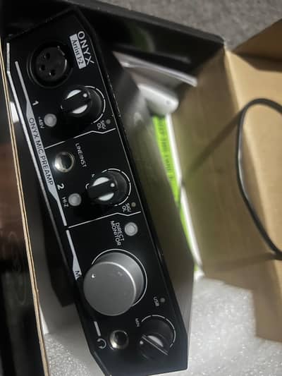 Mackie full bundle mic sound card headphones