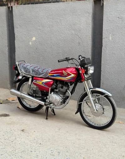 Honda CG 125 2019 model urgent for sale my WhatsApp 030/9129/0162