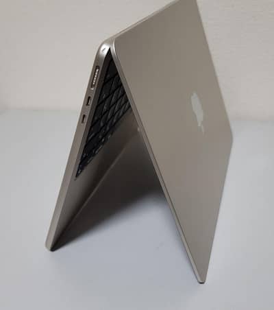 Apple MacBook Air M2 (2022)16gb/256 Aplus read Description becarefully