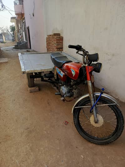 riksha all ok h kisi b kisam ka km ni hony wala tayer new h