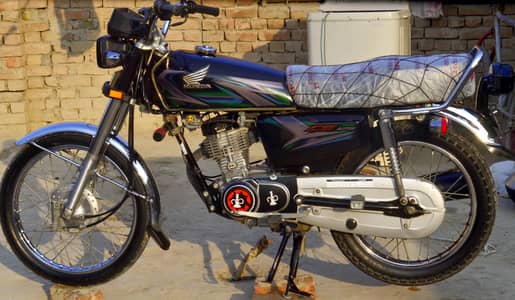 Honda CG 125 2023 Black||Like New Condition||Urgent sell