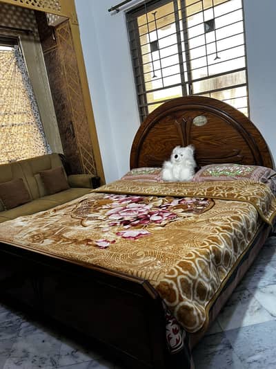 Premium | Solid Wooden | Queen Bed Set | Excellent condition |