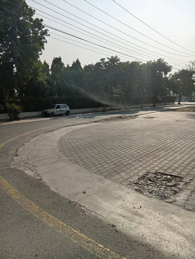 Prime commercial floor available for rent in DHA Phase 4,