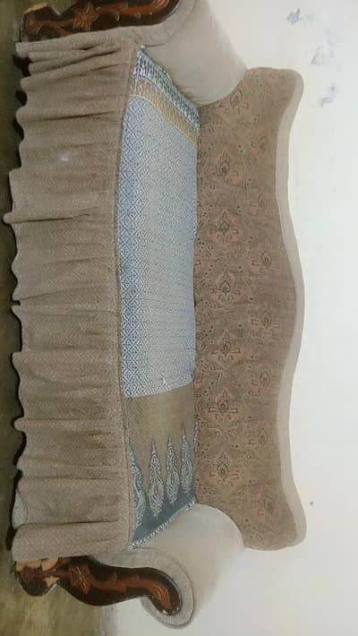 sofa set 6 seetr good condition jga km h is ly sale kr ri ho