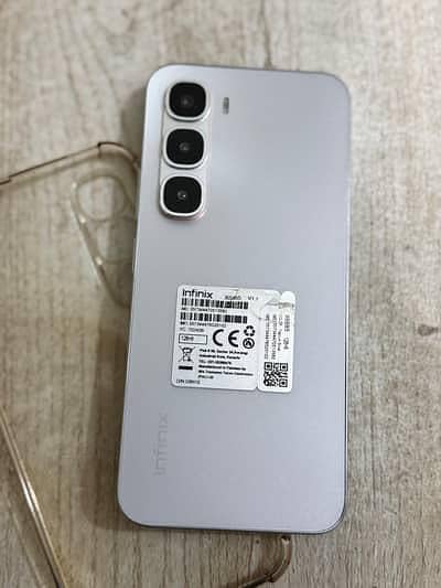 Infinix Hot 60 pro ram 8+8gb rom 128gb just one month used box ni ha