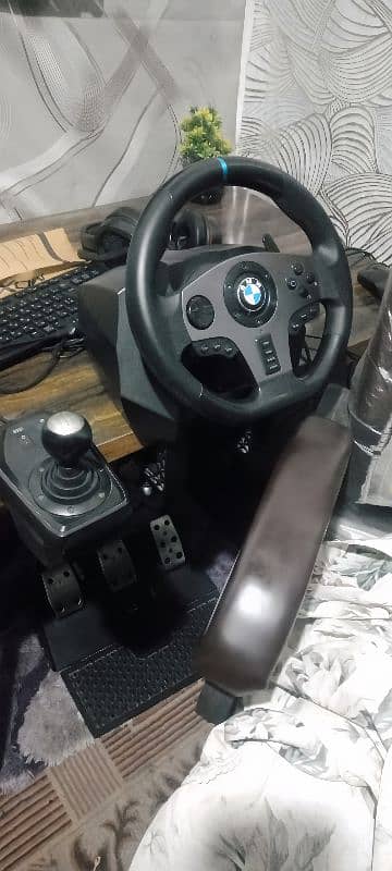 Gaming Racing Steering Wheel with Pedals – PC / PlayStation –