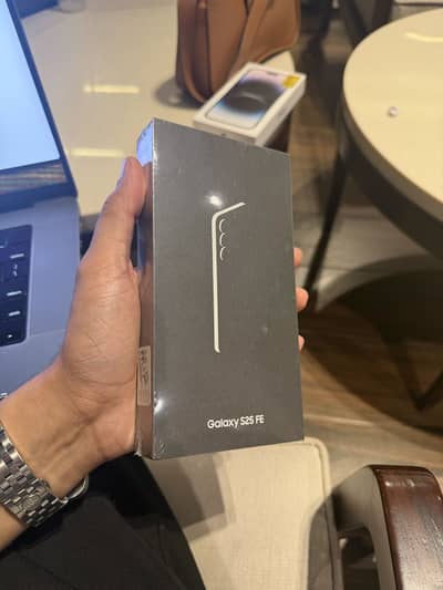 Samsung S25 FE 8/512 Navy Box Pax PTA Approved