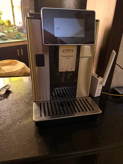 DDeLonghi PrimaDonna Soul Automatic Coffee Machine