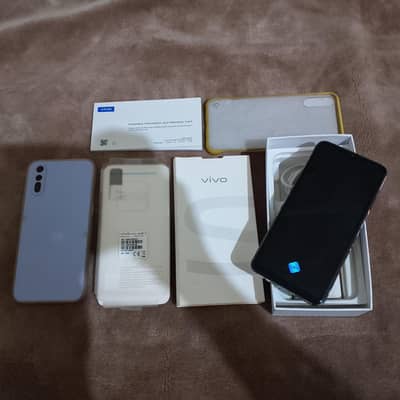 Vivo S1 indisplay fingerprint 4/128 with Accessories condition 10/10