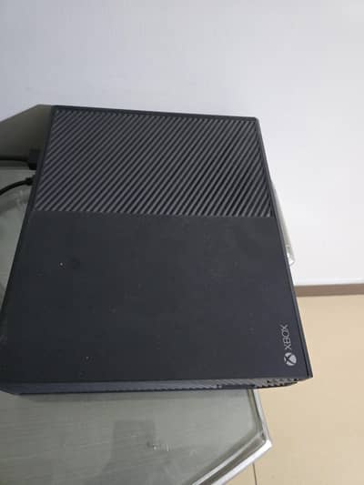 XBOX ONE WITH ORIGINAL REMOTE(No supply)