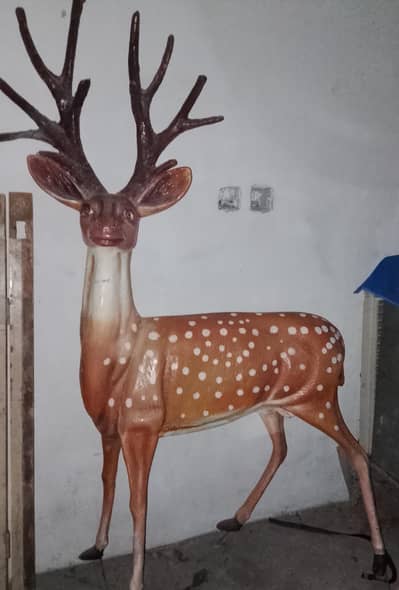 خوبصورت آرٹیفشل ہرن (بارہ سنگھا) برائے سیل Price