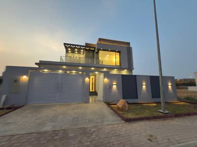 500 Sq Yd Designer Villa For Sale Precinct-17, Bahria Town Karachi . 5 or 6 Beds | Drawing, Dining, Lounge, Modern & Greasy Kitchen 3 Mins Drive from Main Gate | Near Jinnah Avenue & Theme Park.