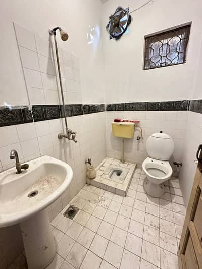 6 Marla Uper Portion For Rent (Farooq Colony Near Packages Mall)