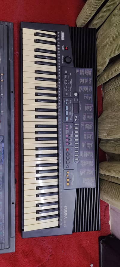 YAMAHA PSR 210 KEYBOARD IN GOOD CONDITION