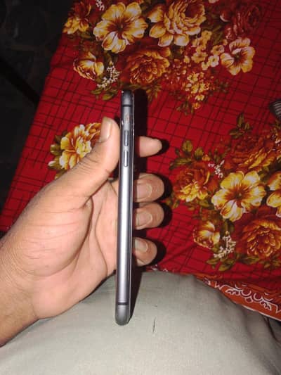 I phone for sale bt helt 82 10/10