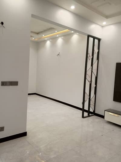 300 sqy Ground Floor For Rent in Johar Hill view