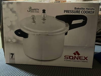 Sonex pressure cooker 7 LTRS