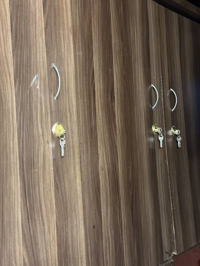 Cupboard 3 door good condition