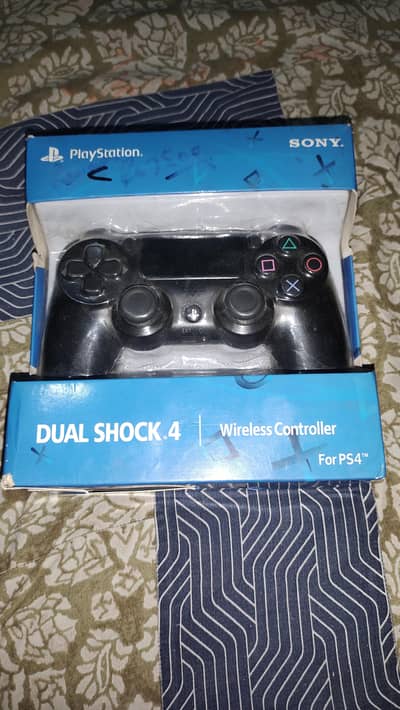 wireless PS4 controller new condition