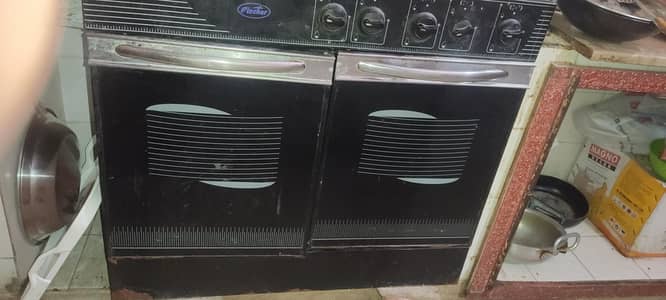 Cooking Range with 5 stoves