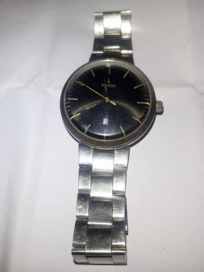 quartZ wrist watch available for sell