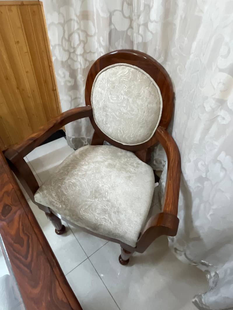 Dining table with chairs. 3