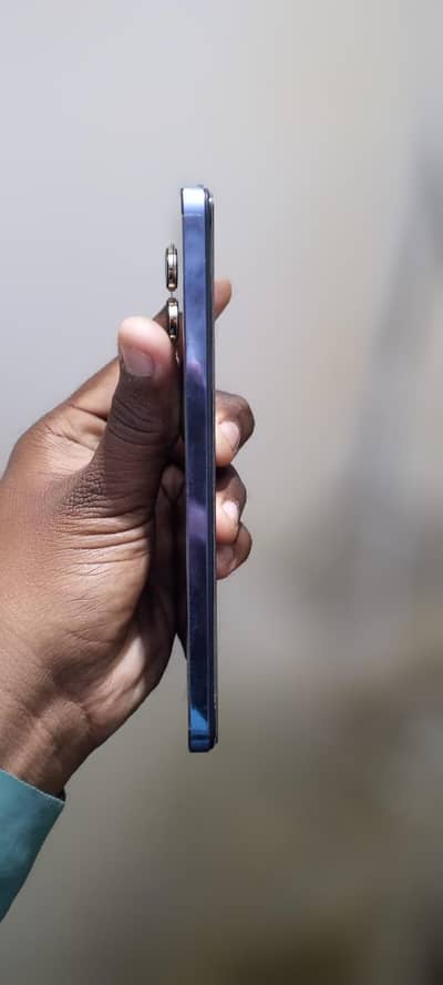 Vivo y100 8+8\256gb 5000MAH Battery