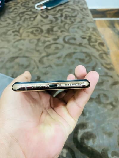 iPhone 11 Pro Max pta officalay approved 78 person helath