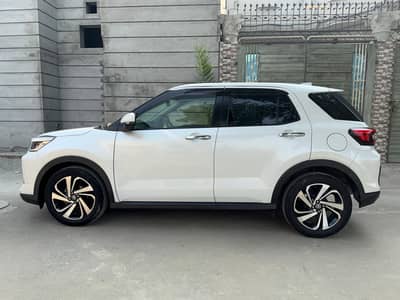 Toyota Raize lush condition fully genuine