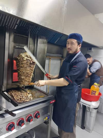 madrsy ky liye cook chahye