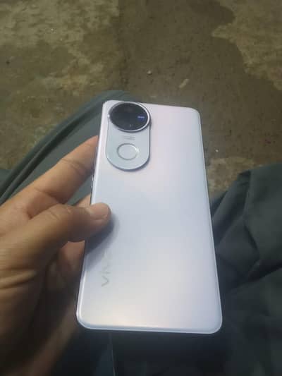 vivo v50 512