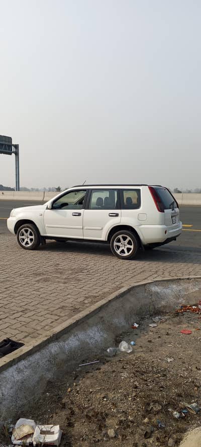 Nissan x trail 2005 model import 2008 register urgent sale