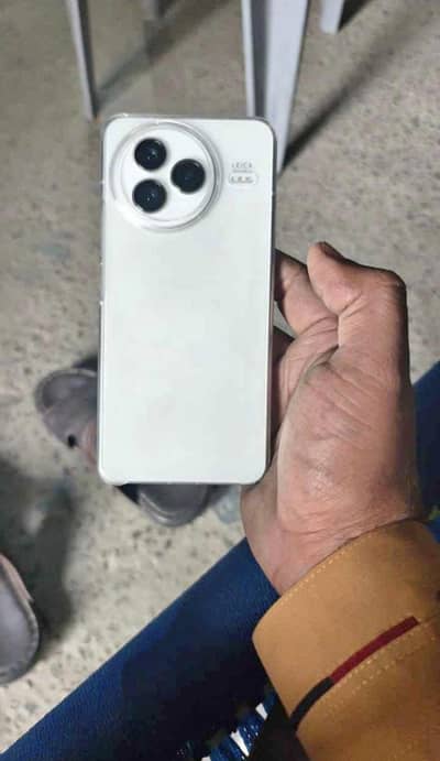 Xiaomi civi 5 pro 12/256 complete box  pubg 120fps