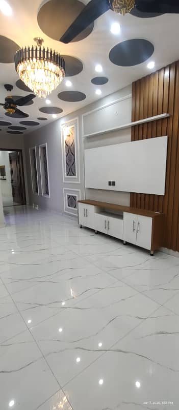 10 Marla BRand New First Entry 6 Beds House Near Shoukat Khanum And Ucp 2. . . . 3. . . . 1. . . For Detail Cal Plz