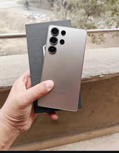 Samsung S25 Ultra Offical pta apprved undr wrnty lik brnd new read add