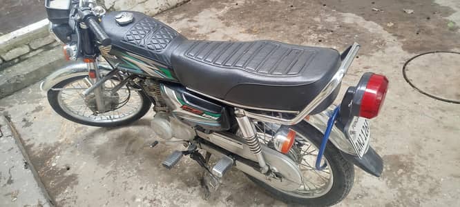 Honda 125 Black