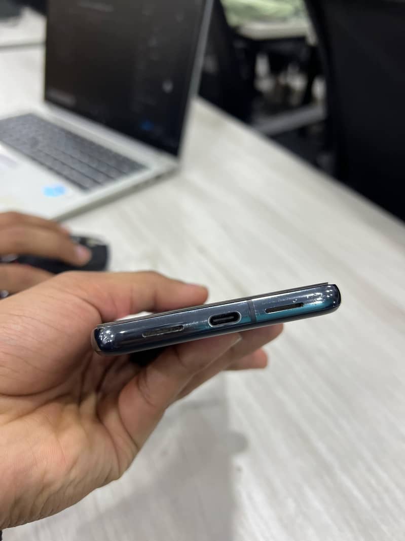 Google pixel 8 pro 4